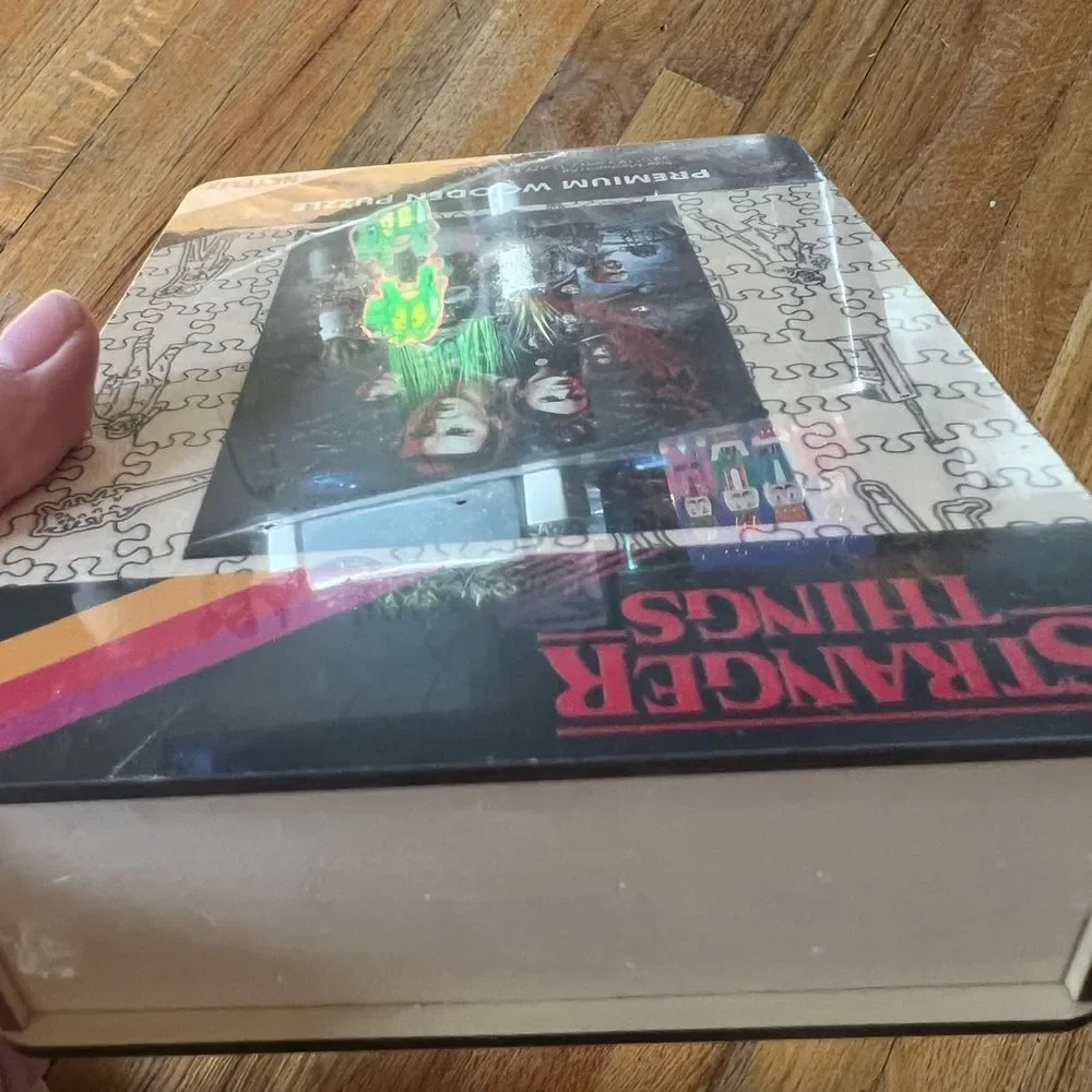 Netflix Stranger Things Premium Wooden Puzzle - THE FIGHT FOR HAWKINS S4